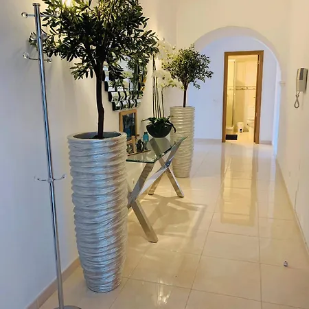 Sweet Apartment *